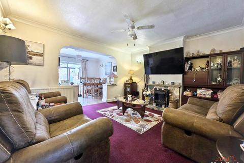 3 bedroom semi-detached bungalow for sale, Nutcroft Grove, Leatherhead KT22