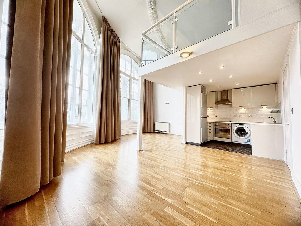 Sitting/Dining & Kitchen