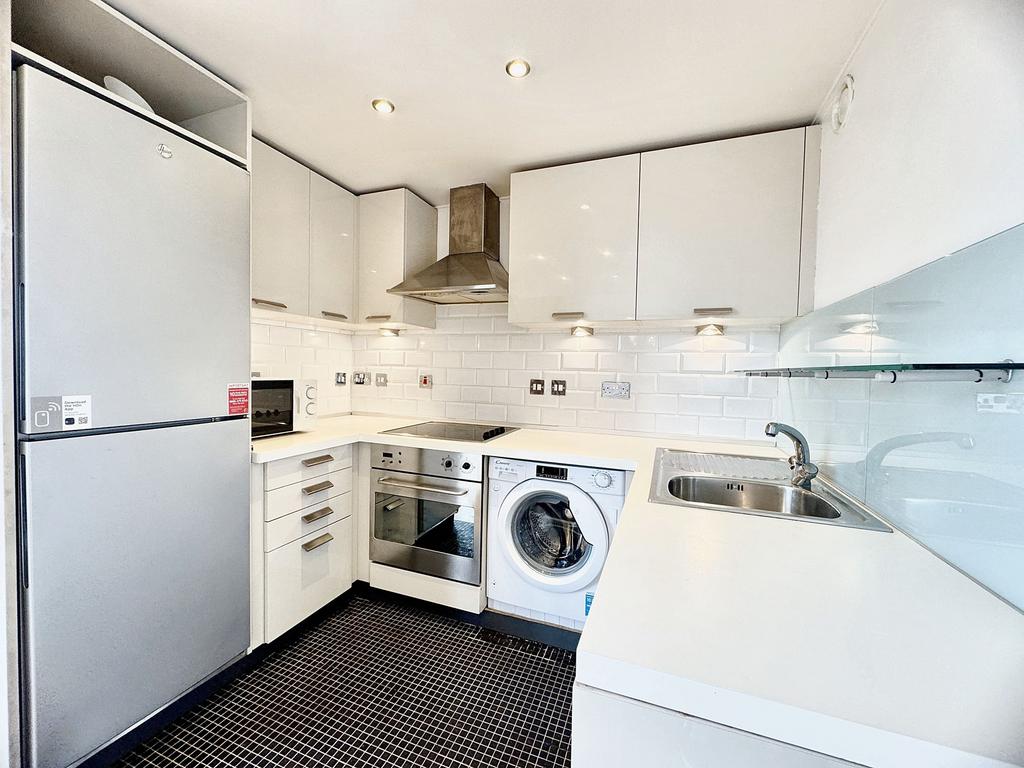 Sitting/Dining & Kitchen
