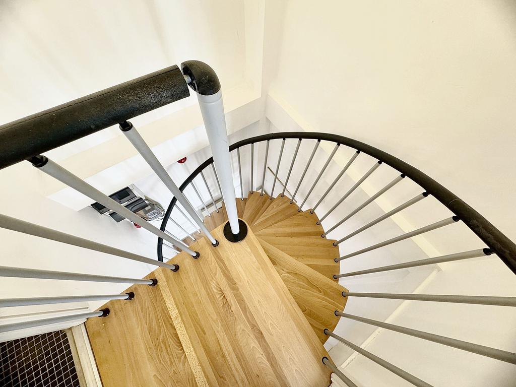 Hallway/Spiral Stairs