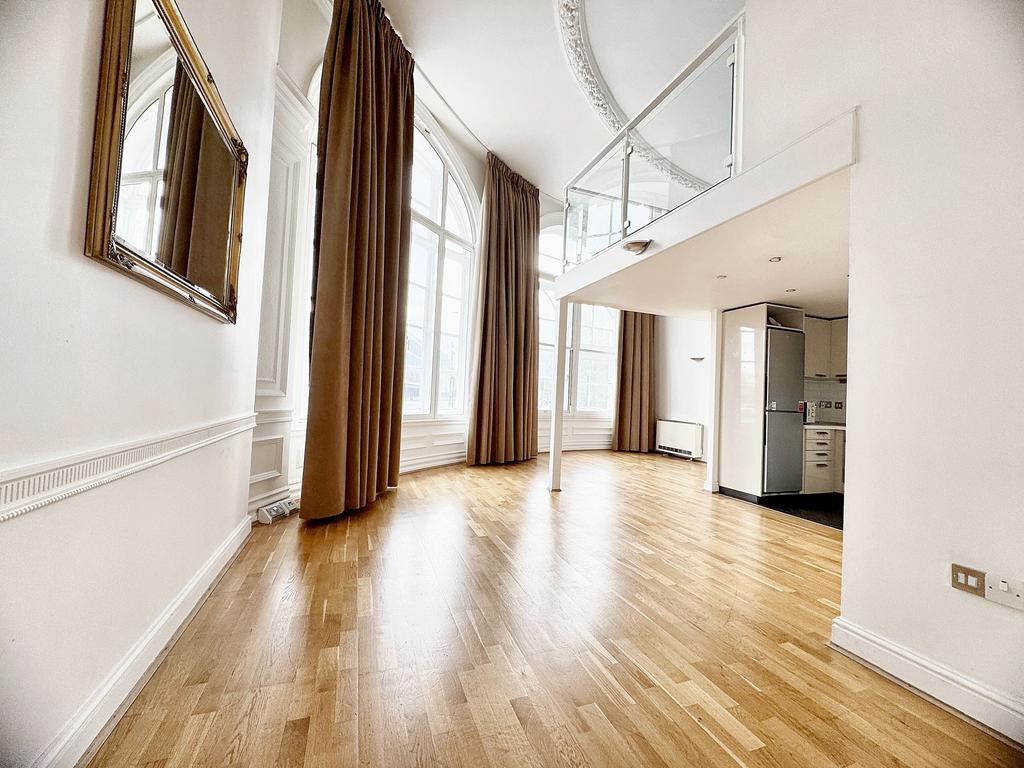 Sitting/Dining & Kitchen