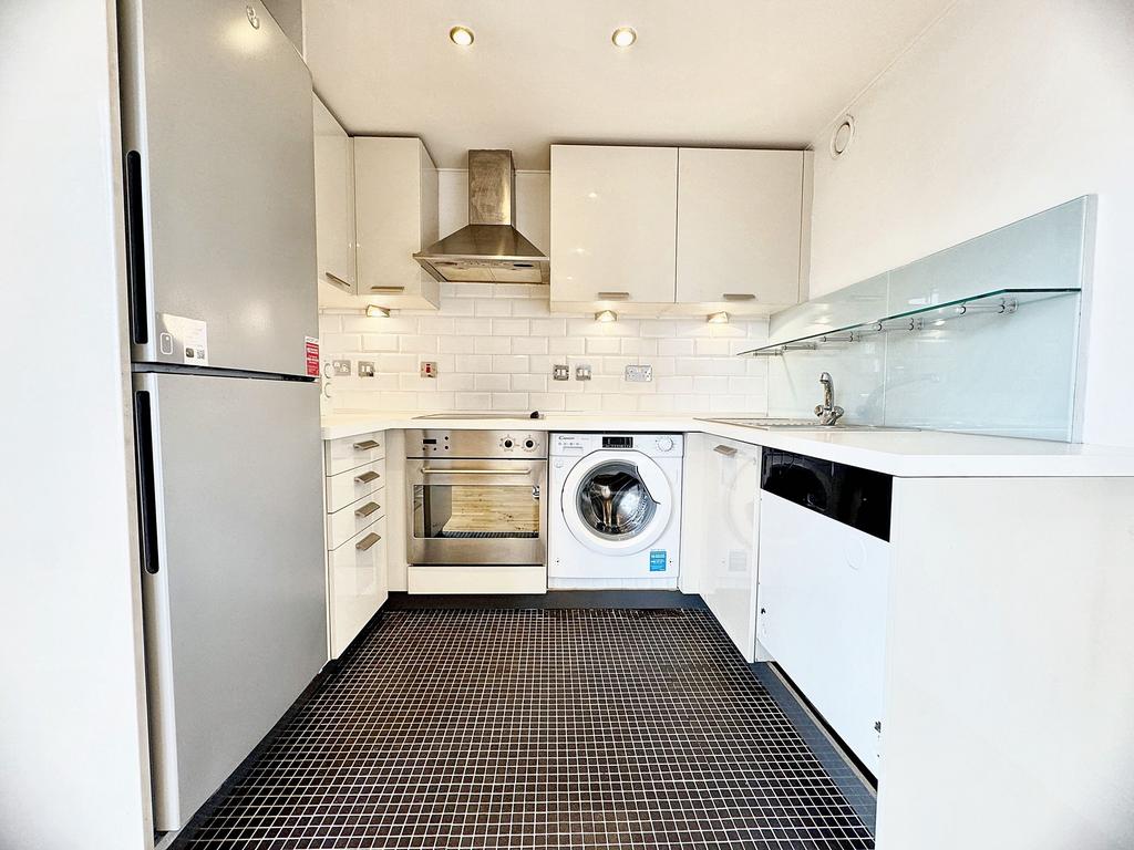 Sitting/Dining & Kitchen