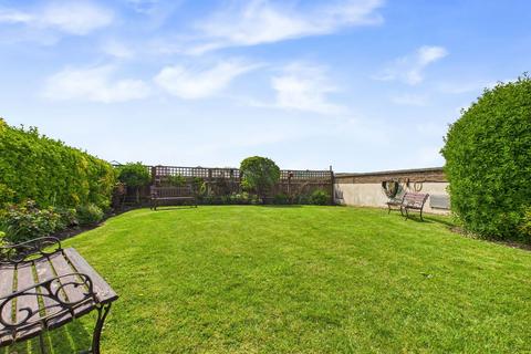 1 bedroom ground floor flat for sale, Kings Court, Brighton Road, Lancing, BN15 8EY