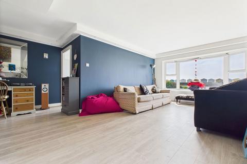 1 bedroom ground floor flat for sale, Kings Court, Brighton Road, Lancing, BN15 8EY