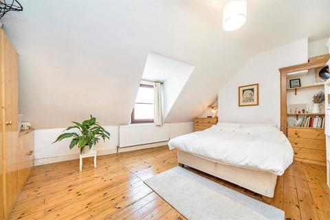 182b Lee High Road, London, SE13 5PL
