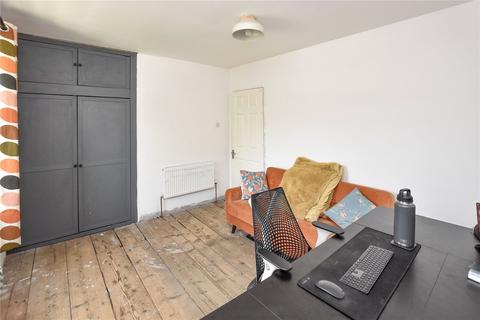 27 Long Row, Horsforth, Leeds, LS18 5AA