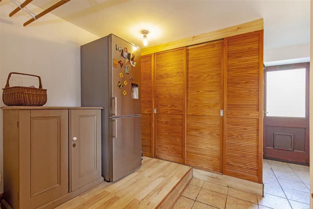 Utility Room-1.jpg