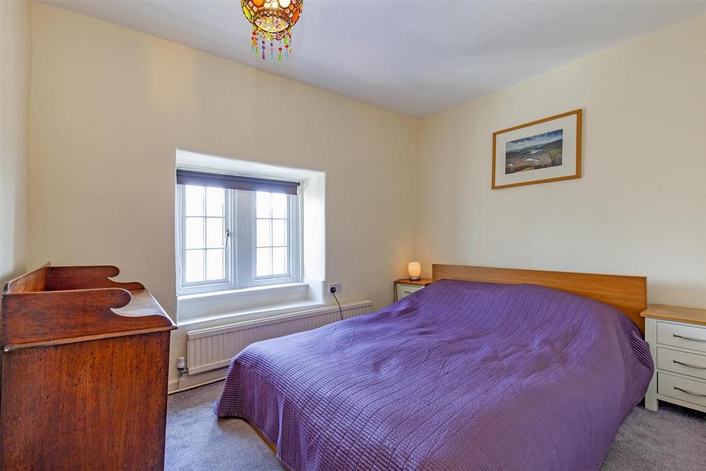 Bedroom 1-1.jpg