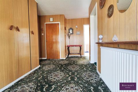 2 bedroom detached bungalow for sale, Cemetery Road, Hemingfield, Barnsley