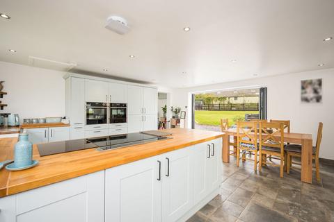 undefined, Llantilio Pertholey, Abergavenny