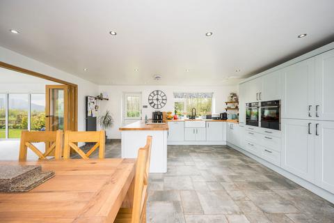 undefined, Llantilio Pertholey, Abergavenny