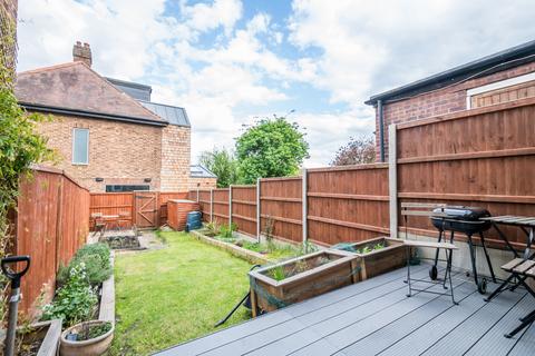 2 bedroom terraced house for sale, Garthorne Road