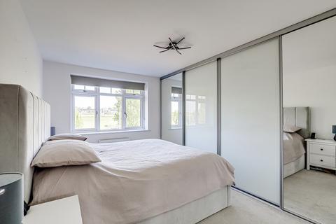 Albany Court, Leigh-on-sea, SS9