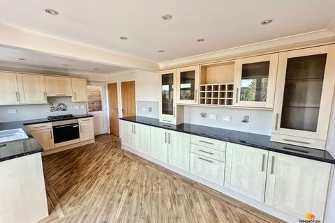 3 bedroom semi-detached house to rent, Poles Hill, Chesham, HP5