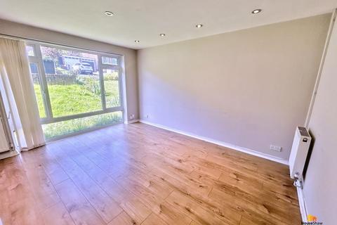 3 bedroom semi-detached house to rent, Poles Hill, Chesham, HP5