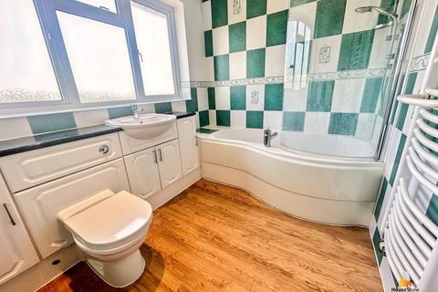 3 bedroom semi-detached house to rent, Poles Hill, Chesham, HP5