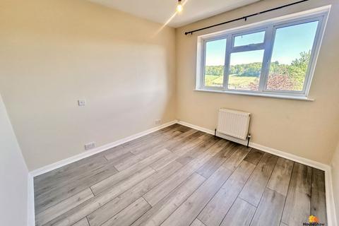 3 bedroom semi-detached house to rent, Poles Hill, Chesham, HP5