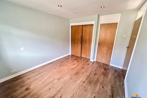 3 bedroom semi-detached house to rent, Poles Hill, Chesham, HP5