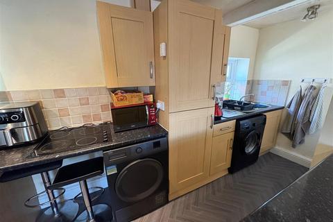 24 Greenwell Row, Clayton, Bradford, BD14 6RB