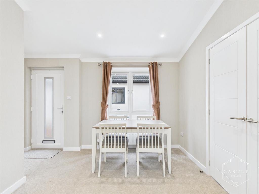 Dining kitchen