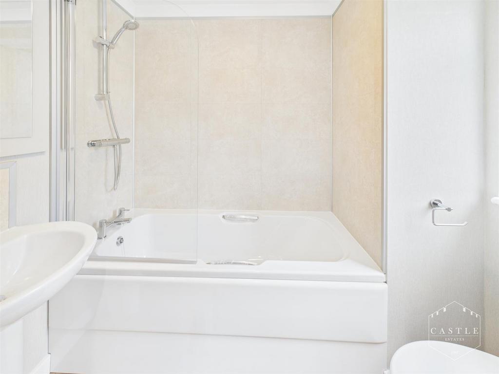 Ensuite bathroom