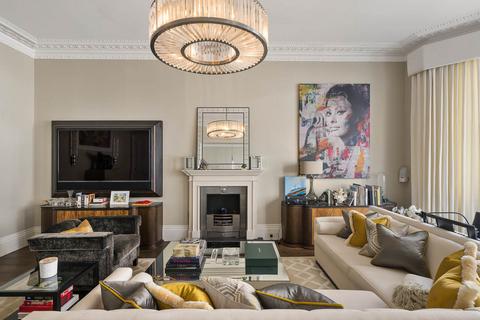 De Vere Gardens, London, W8
