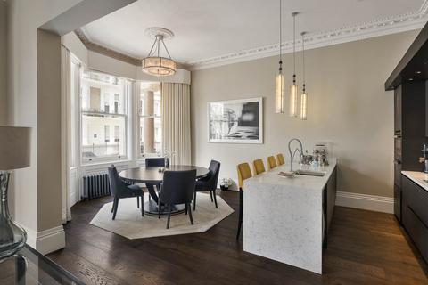 4 bedroom apartment for sale, De Vere Gardens, London, W8