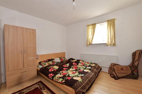 2 bedroom apartment for sale, Fernhill Court, Walthamstow