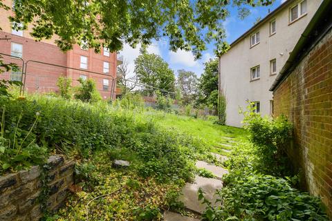2 bedroom apartment for sale, Fernhill Court, Walthamstow