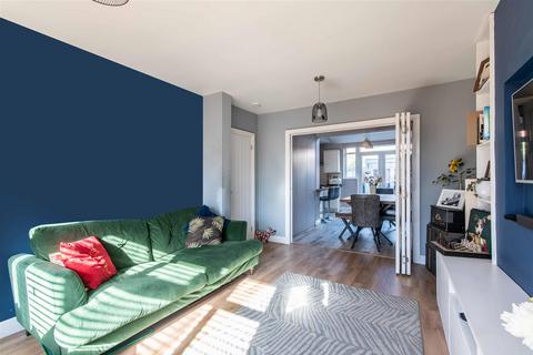37 Abingdon Drive, Ruddington, Nottingham, NG11 6FX
