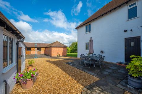 4 bedroom detached house for sale, Stratford Road, Alcester B50