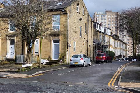 1 bedroom in a flat share to rent, Little Horton Lane, BD5 0BU