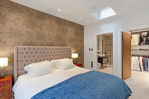 4 bedroom flat to rent, Queens Gate Terrace, South Kensington, London