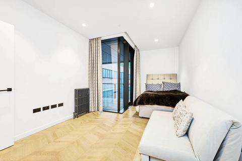 2 bedroom flat to rent, Circus Road East, London, SW11