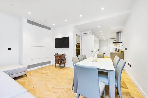 2 bedroom flat to rent, Circus Road East, London, SW11
