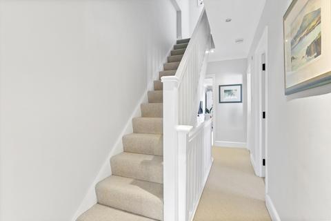 undefined, Elmgrove Road, Weybridge, Surrey, KT13