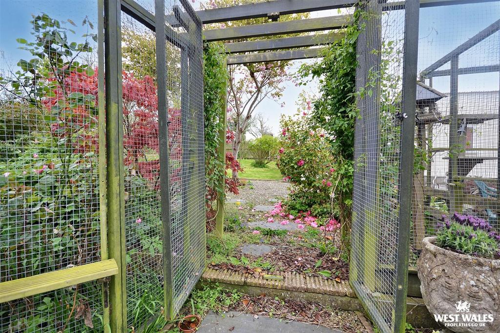 Rear Garden (Pet Fence)