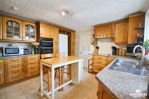 3 bedroom detached bungalow for sale, Hilltop Way, Parcllyn, Cardigan