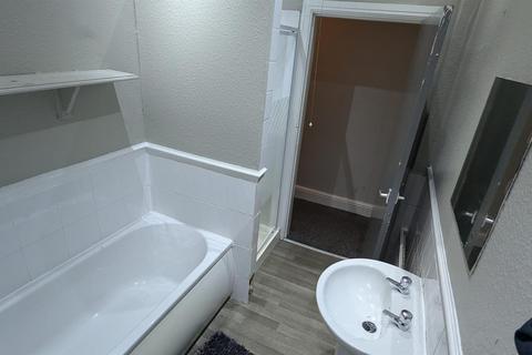 1 bedroom in a house share to rent, Norman Road (room 7), Fallowfield, Manchester