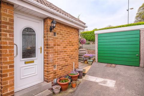 12 Close Lea, Brighouse, HD6 3AR