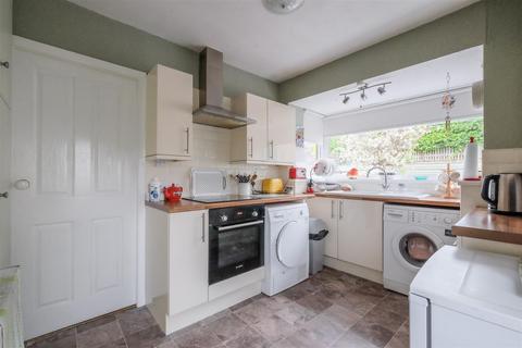 12 Close Lea, Brighouse, HD6 3AR
