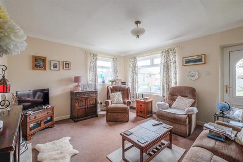 12 Close Lea, Brighouse, HD6 3AR