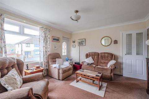 12 Close Lea, Brighouse, HD6 3AR