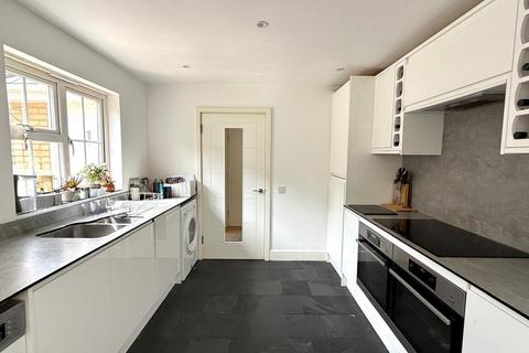 1 Stable Close, Epsom, KT18 6HH