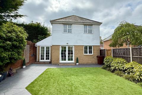 1 Stable Close, Epsom, KT18 6HH
