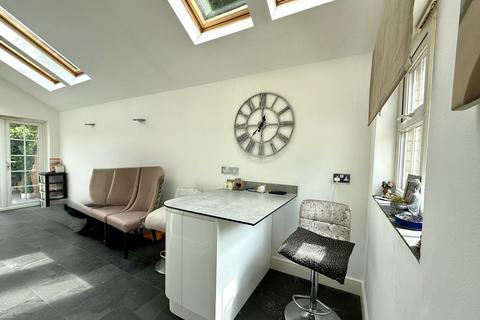 1 Stable Close, Epsom, KT18 6HH