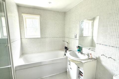 1 Stable Close, Epsom, KT18 6HH