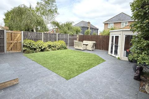 1 Stable Close, Epsom, KT18 6HH