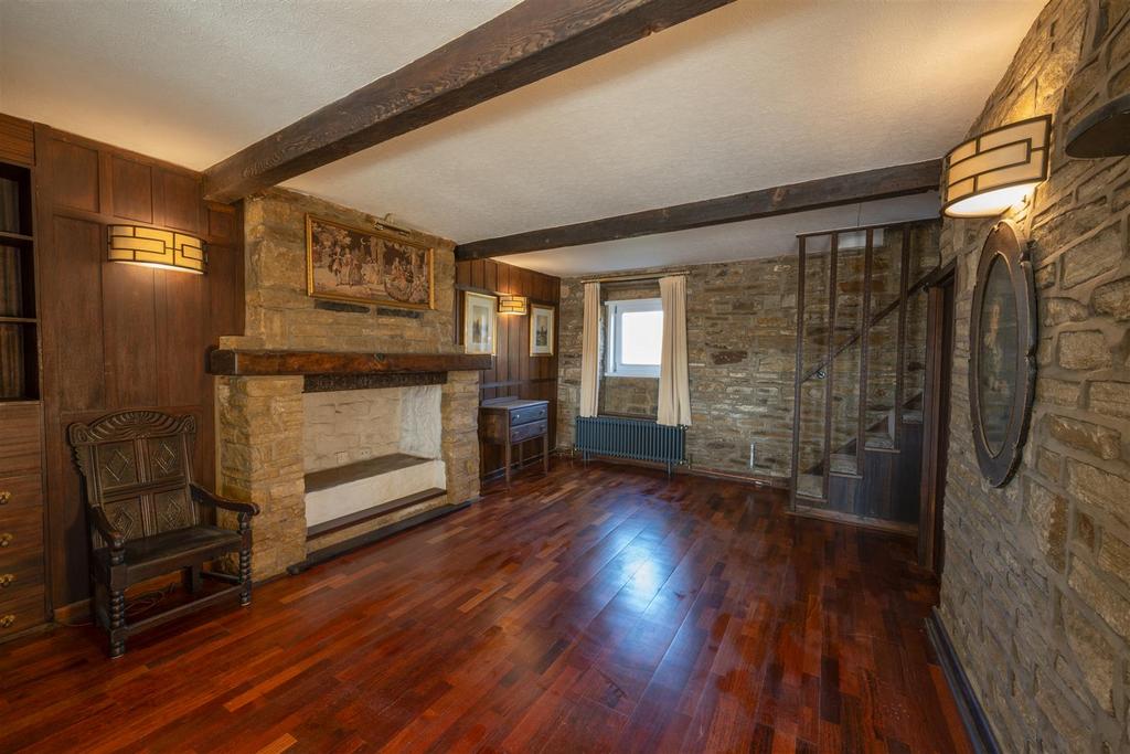 10 Living Room resize.jpg