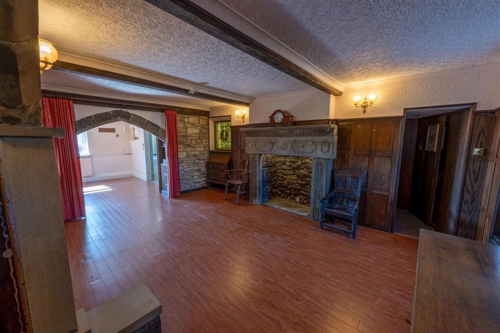 8 Bedroom Living Room 1 resize.jpg